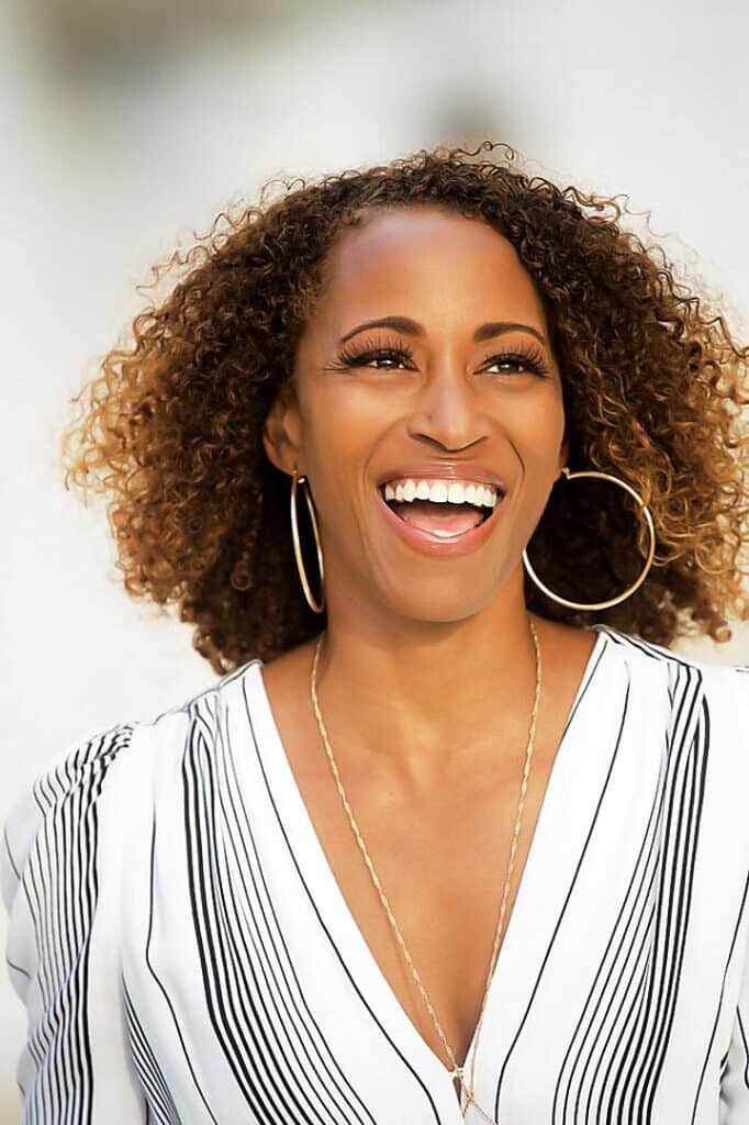 Headshot - headshot photography of beautiful black woman executive